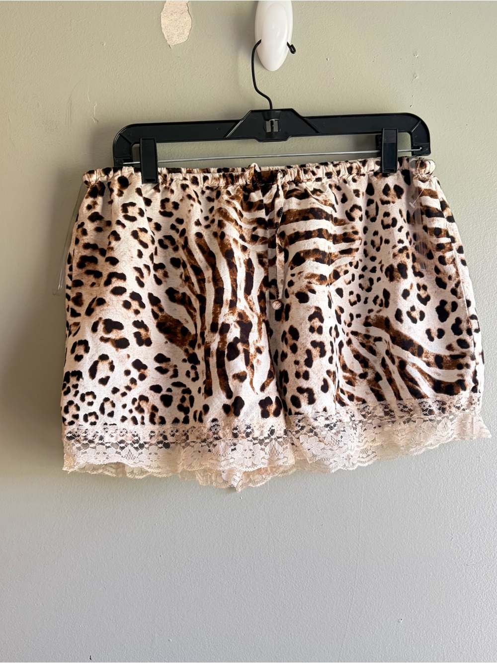Truly 4 You Leopard Print Lace Stretch Shorts - Large